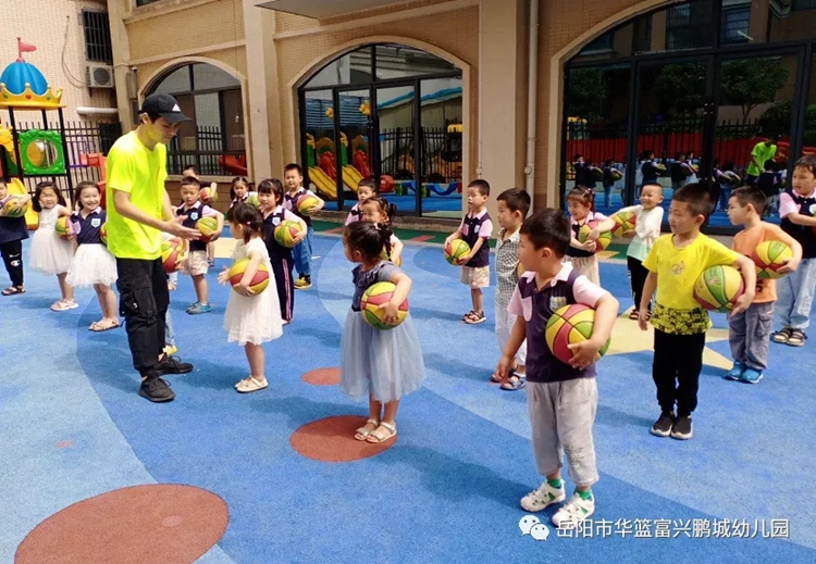 智能篮球：革新运动体验的未来科技